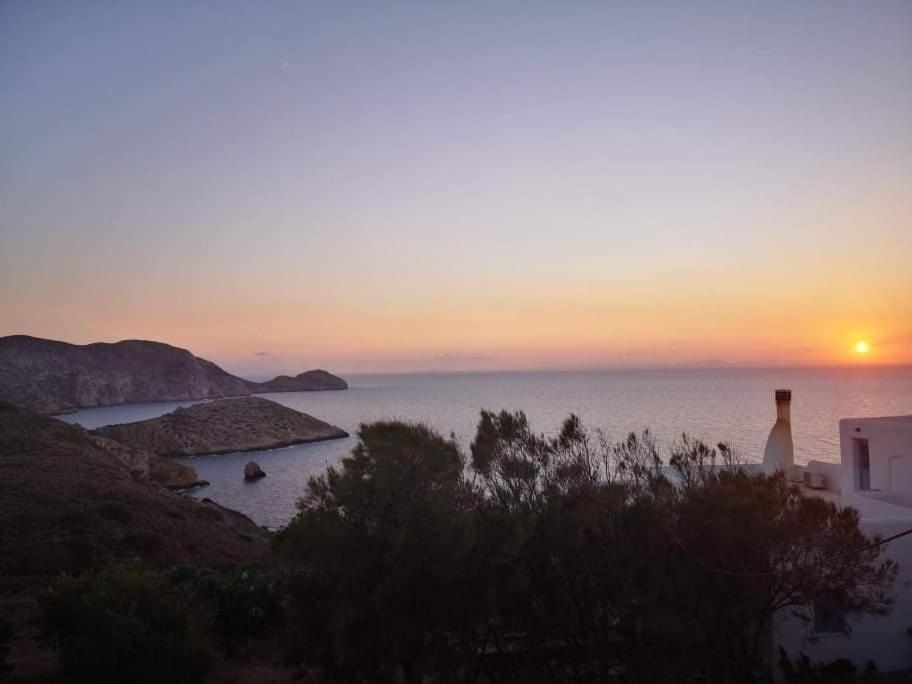 Syros Apartments Suites Chryssonisos Kini エクステリア 写真