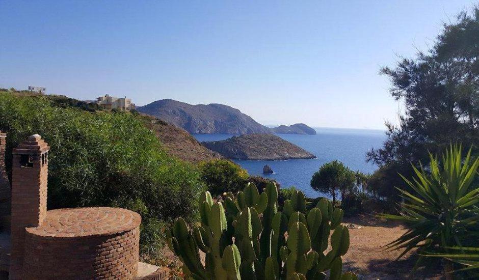 Syros Apartments Suites Chryssonisos Kini エクステリア 写真