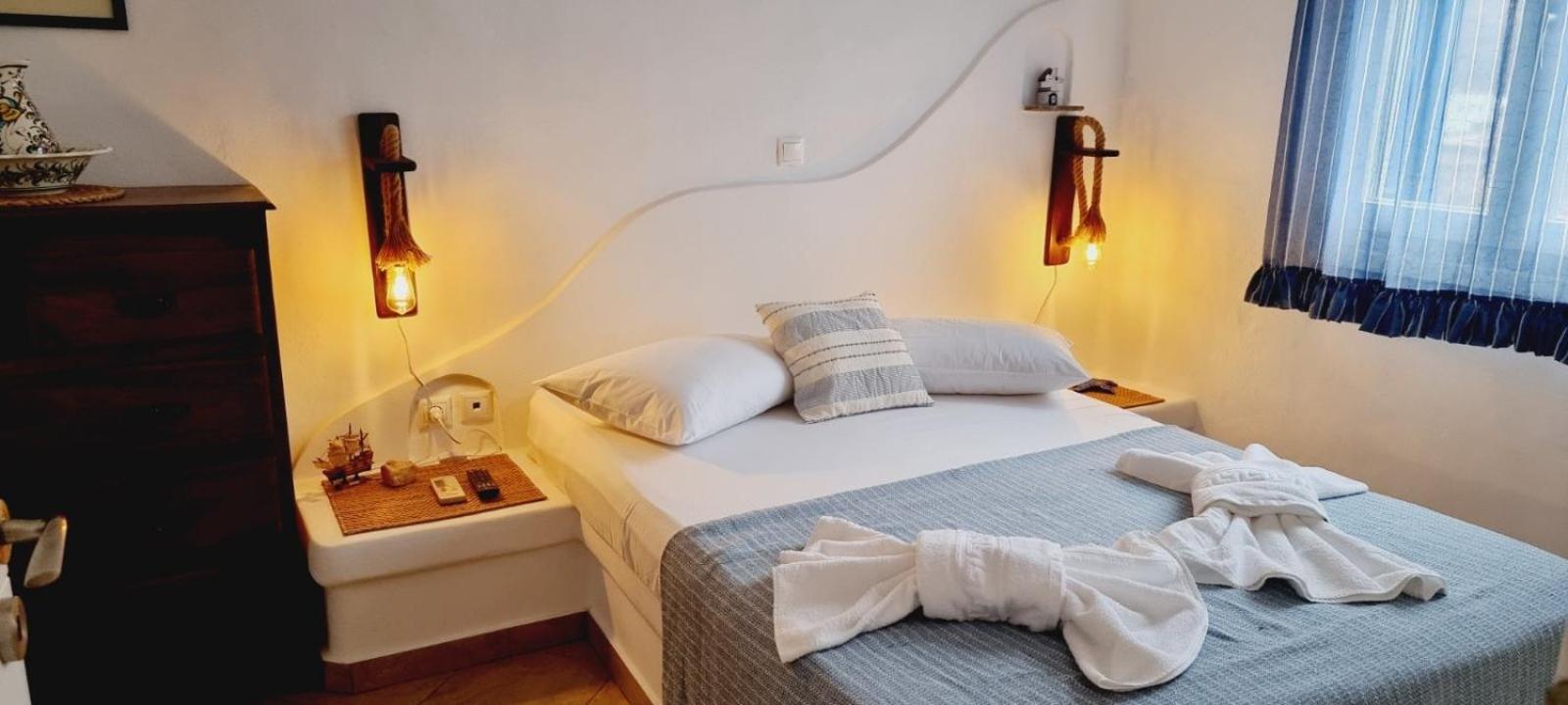 Syros Apartments Suites Chryssonisos Kini エクステリア 写真