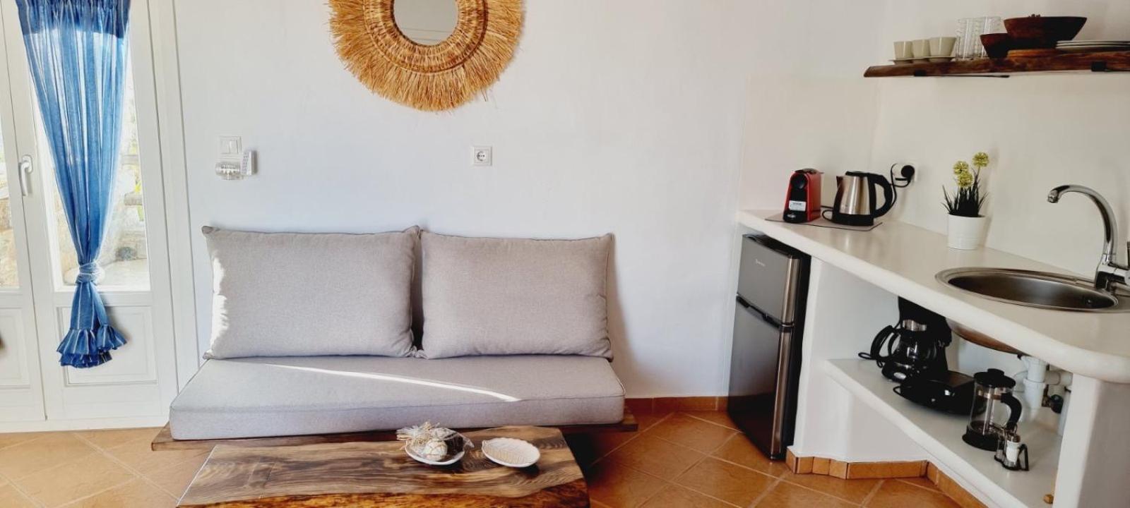 Syros Apartments Suites Chryssonisos Kini エクステリア 写真