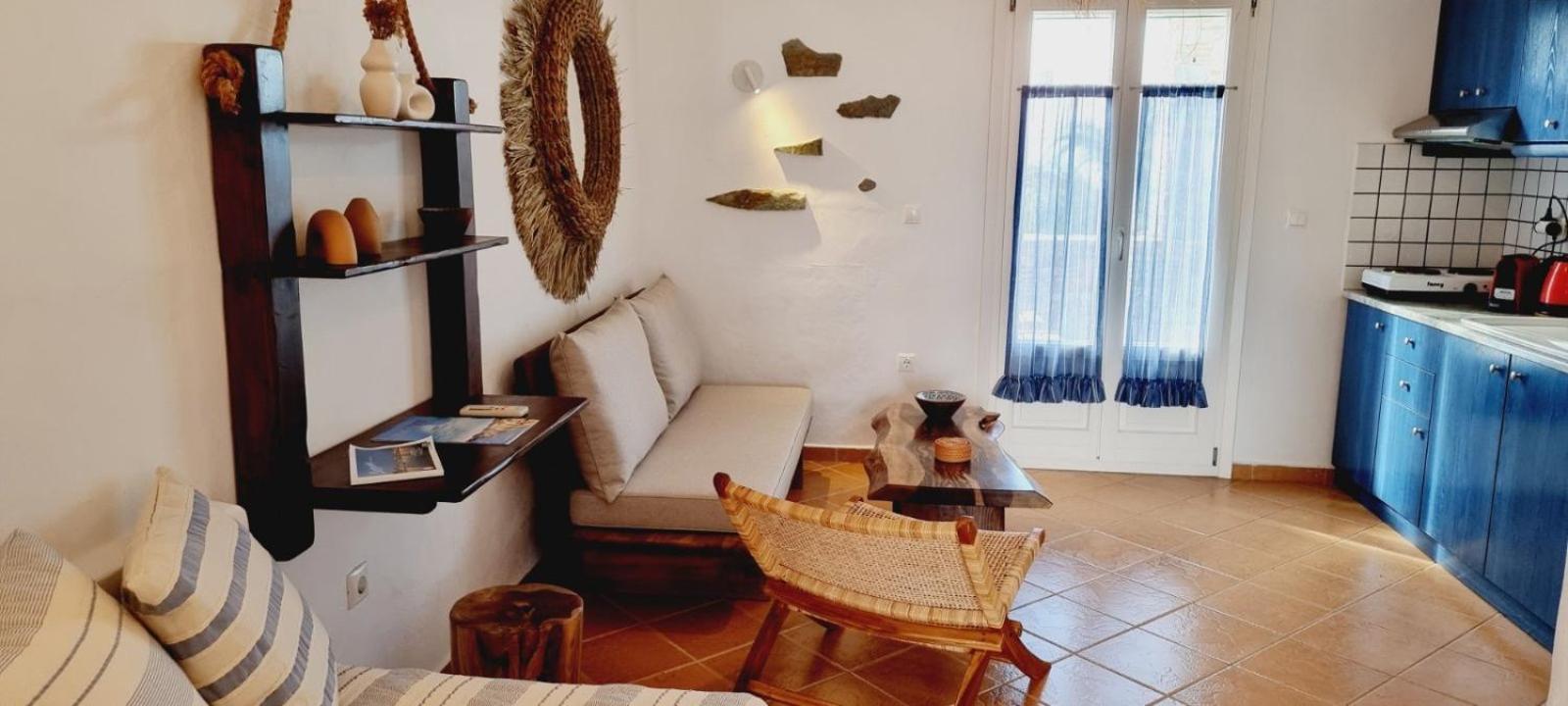 Syros Apartments Suites Chryssonisos Kini エクステリア 写真